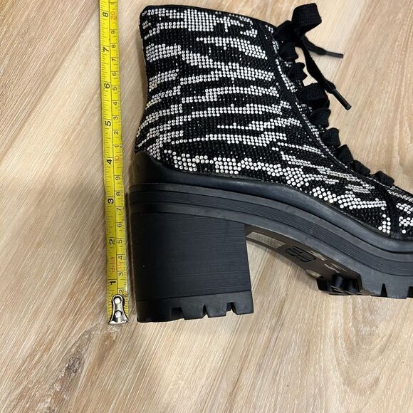 GIANNI BINI Bright Side Zebra Rhinestone Ankle Boots Size 6.5 - Picture 7 of 7